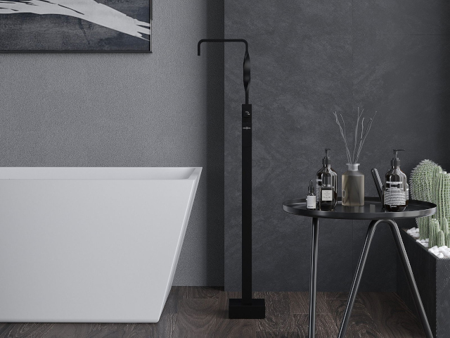 Juodos Mexen sienų plytelės vonioje