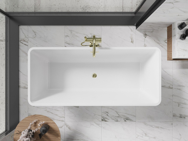 Baltos plytelės vonios interjere