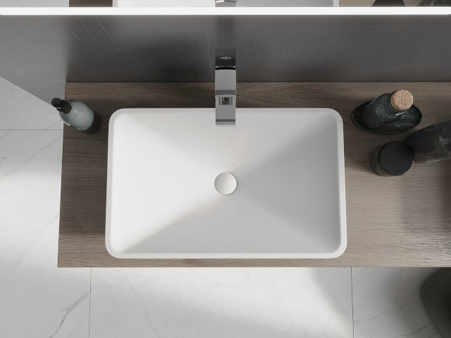 Vonia spintelė medžio spalvos