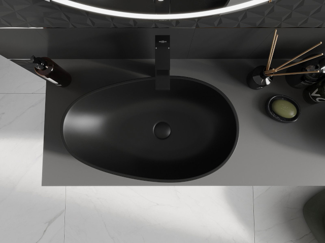 Spintelė aukštyje vonioje