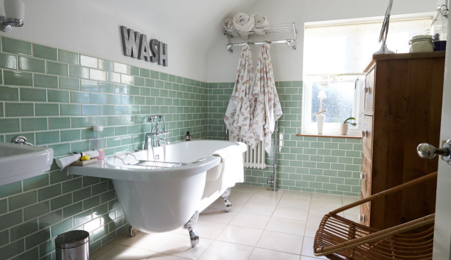 Į ką atkreipti dėmesį renkantis vonios baldus?