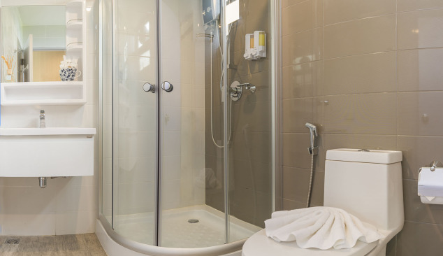 Įvairių dušo kabinų tipų charakteristika