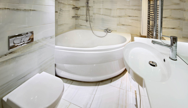 Kampinės vonios - idealiai išnaudota erdvė