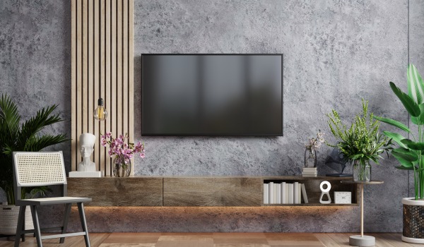 Lamelės TV zonos išdėstymui – idėja moderniam salonui