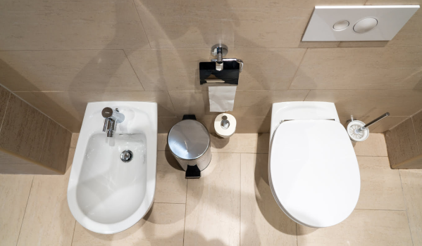 WC ir bidė – kiek vietos reikia funkcionaliai vonios kambariui sukurti?